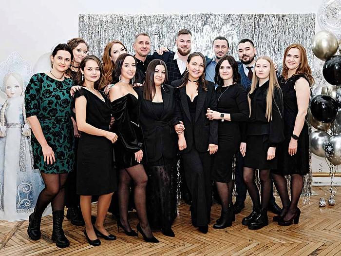 «Сила команды – залог успеха» интервью с коммерческим директором «ФМ Витра» Вороновым Павлом DaVita-мебель. Фабрика мебели. 