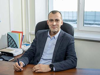 «Здесь замечают тех, кто не боится работы»: откровенный разговор о карьере! Интервью с Иваном Гиро о возможностях роста, принципах управления и перспективах для сотрудников DaVita-мебель. Фабрика мебели. 